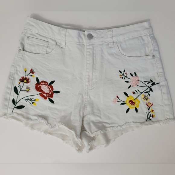 Blu Pepper Pants - 🌸3/$15 Blu Pepper Vintage White Floral Embroidery Boho Hippie Cut off Shorts